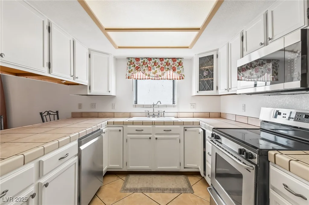 2063 Avalon, Laughlin, NV 89029