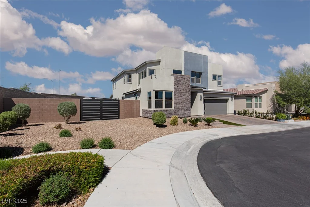 6821 Empire Cliff, North Las Vegas, NV 89084