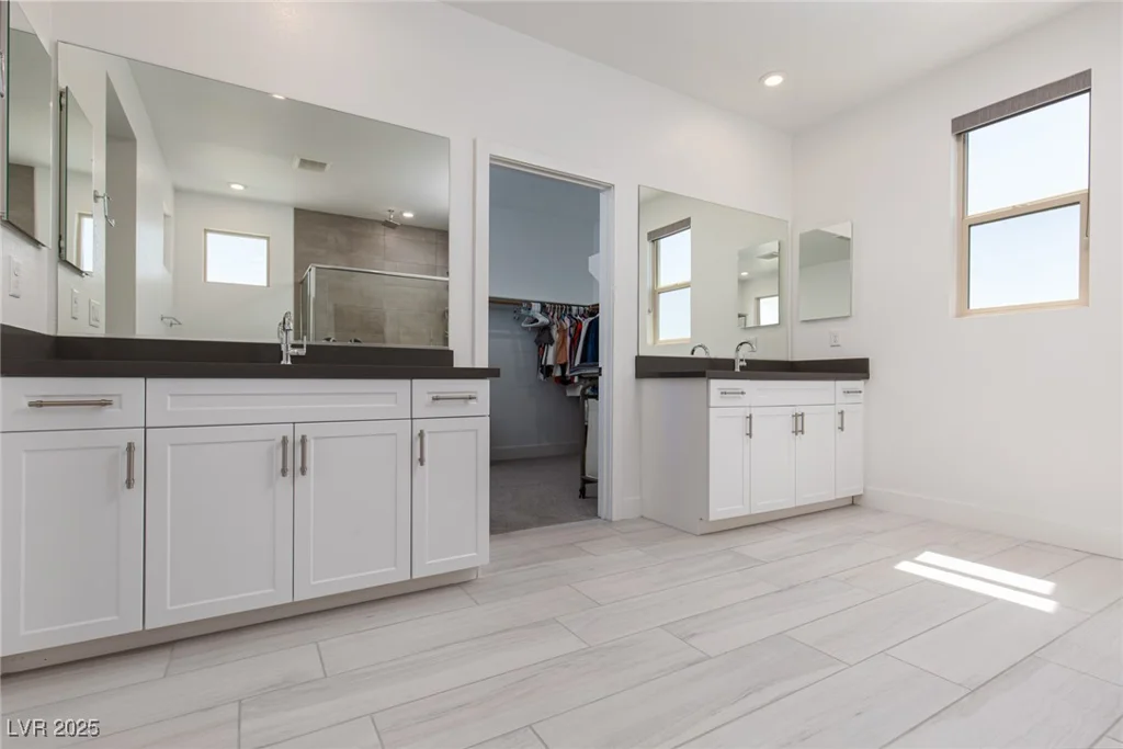 6821 Empire Cliff, North Las Vegas, NV 89084