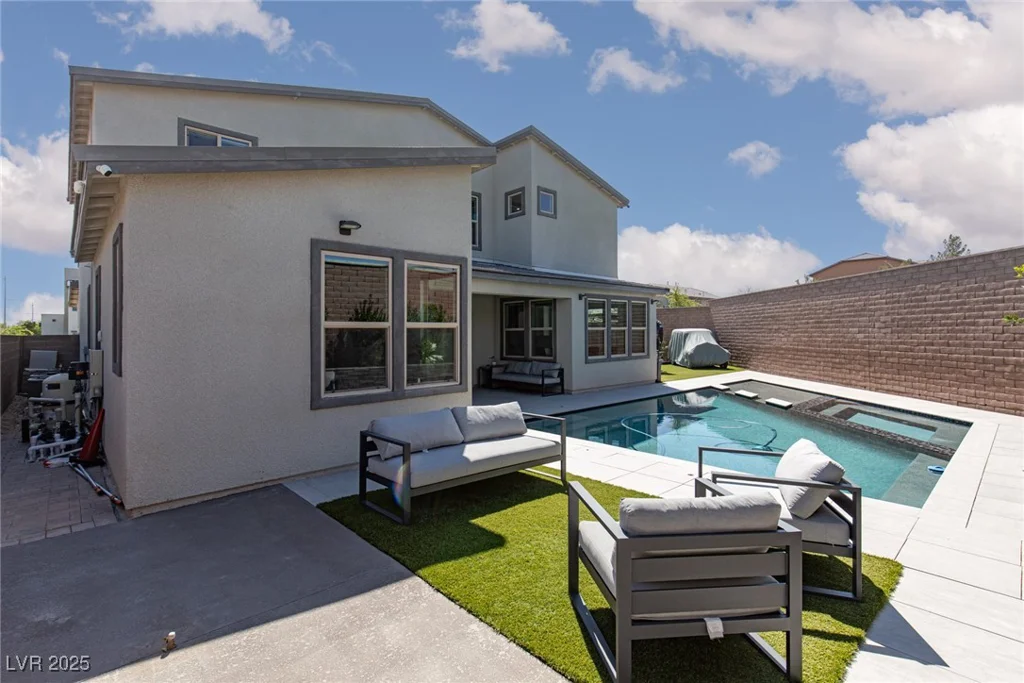 6821 Empire Cliff, North Las Vegas, NV 89084