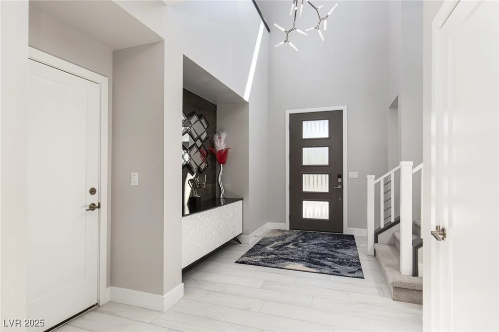6821 Empire Cliff, North Las Vegas, NV 89084