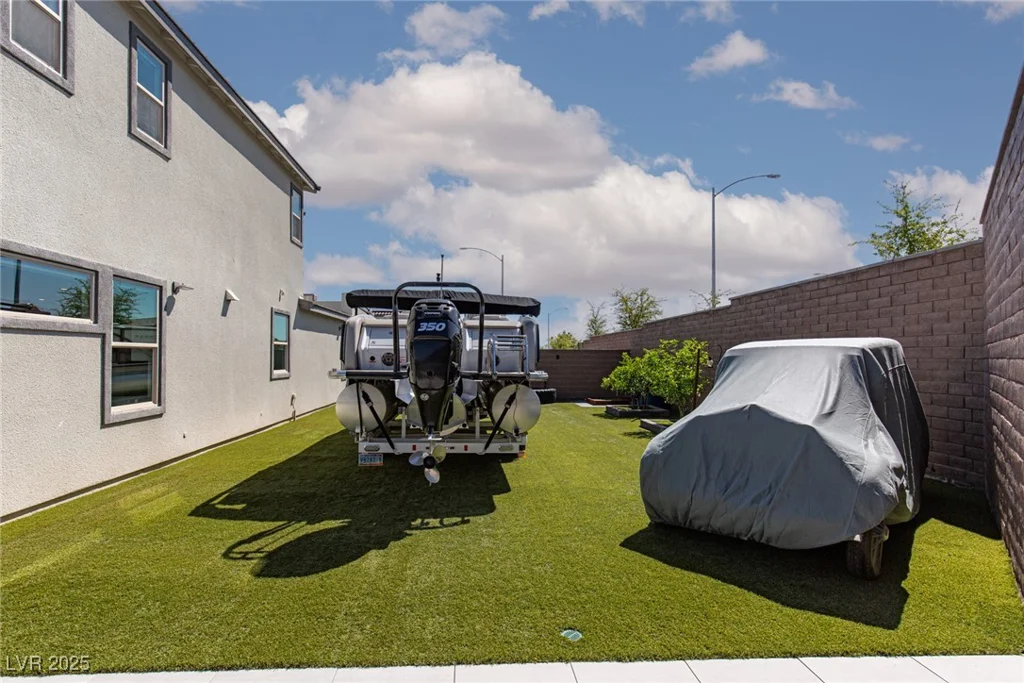 6821 Empire Cliff, North Las Vegas, NV 89084