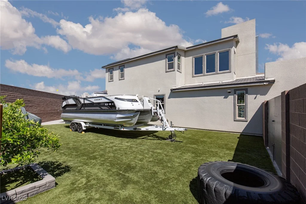 6821 Empire Cliff, North Las Vegas, NV 89084