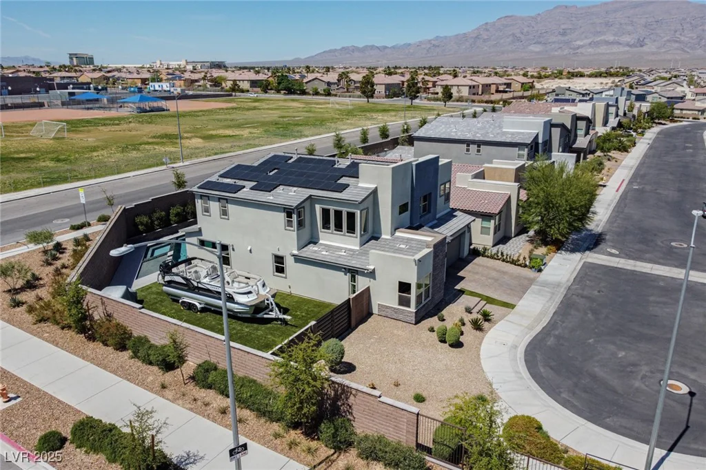 6821 Empire Cliff, North Las Vegas, NV 89084