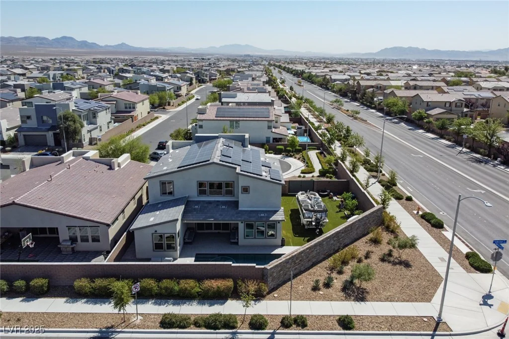 6821 Empire Cliff, North Las Vegas, NV 89084