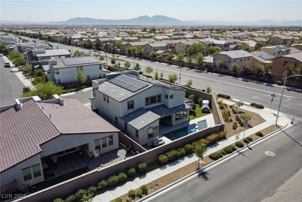 6821 Empire Cliff, North Las Vegas, NV 89084