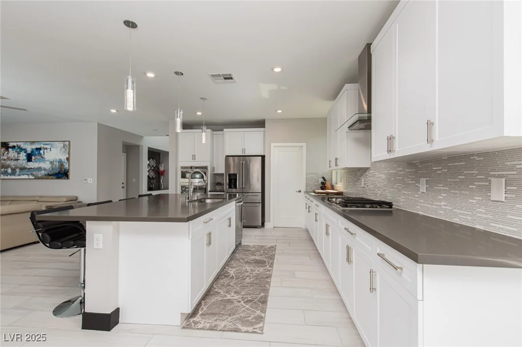 6821 Empire Cliff, North Las Vegas, NV 89084