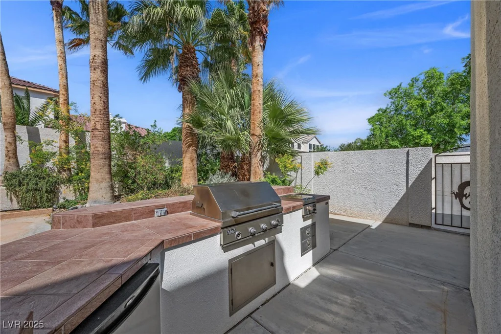 7460 Grassy Field, Las Vegas, NV 89131