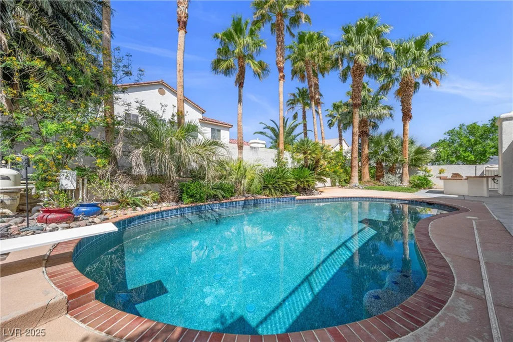 7460 Grassy Field, Las Vegas, NV 89131