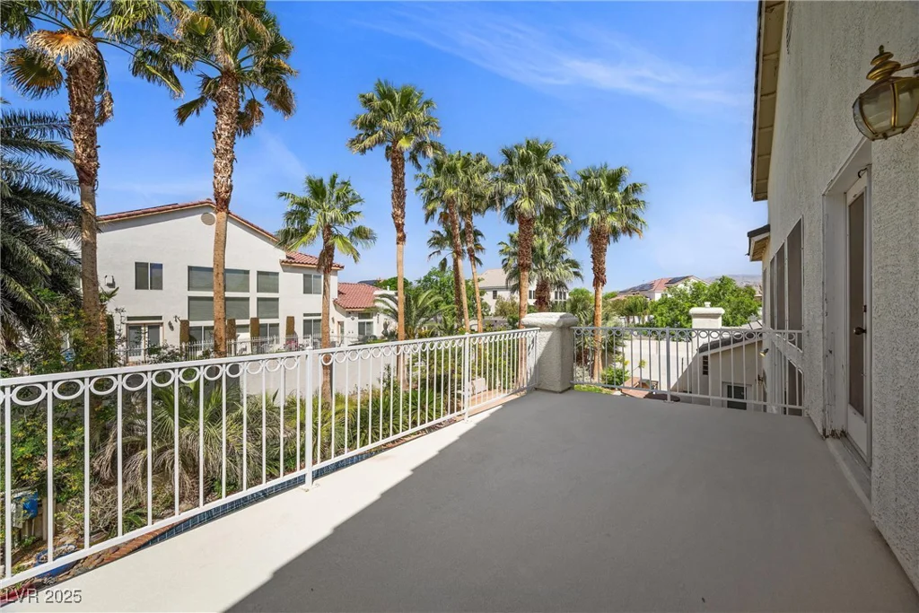 7460 Grassy Field, Las Vegas, NV 89131