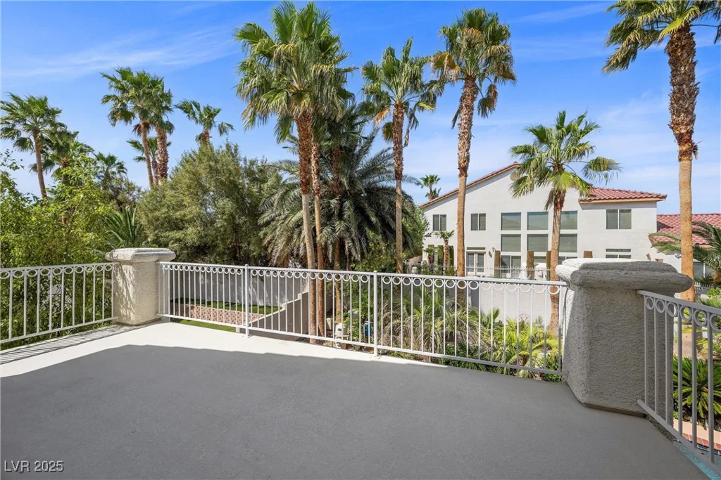7460 Grassy Field, Las Vegas, NV 89131