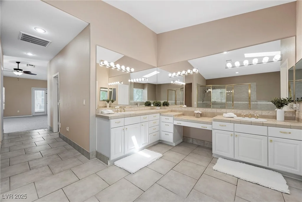 7460 Grassy Field, Las Vegas, NV 89131