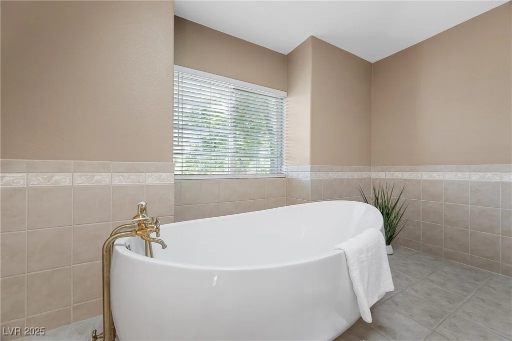 7460 Grassy Field, Las Vegas, NV 89131
