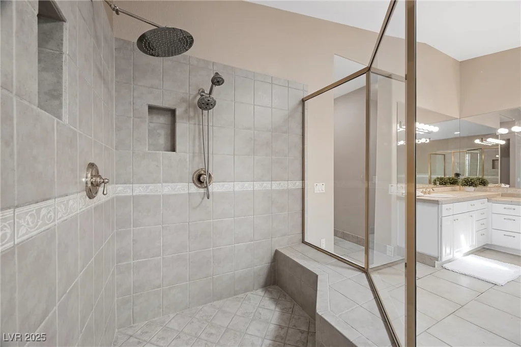 7460 Grassy Field, Las Vegas, NV 89131
