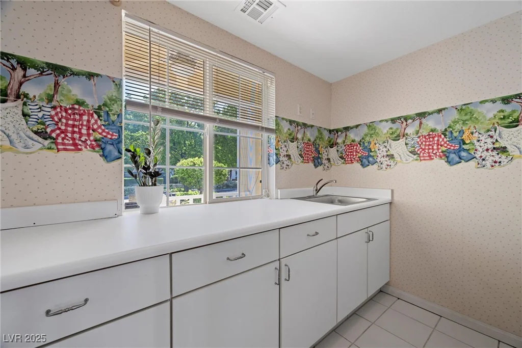 7460 Grassy Field, Las Vegas, NV 89131