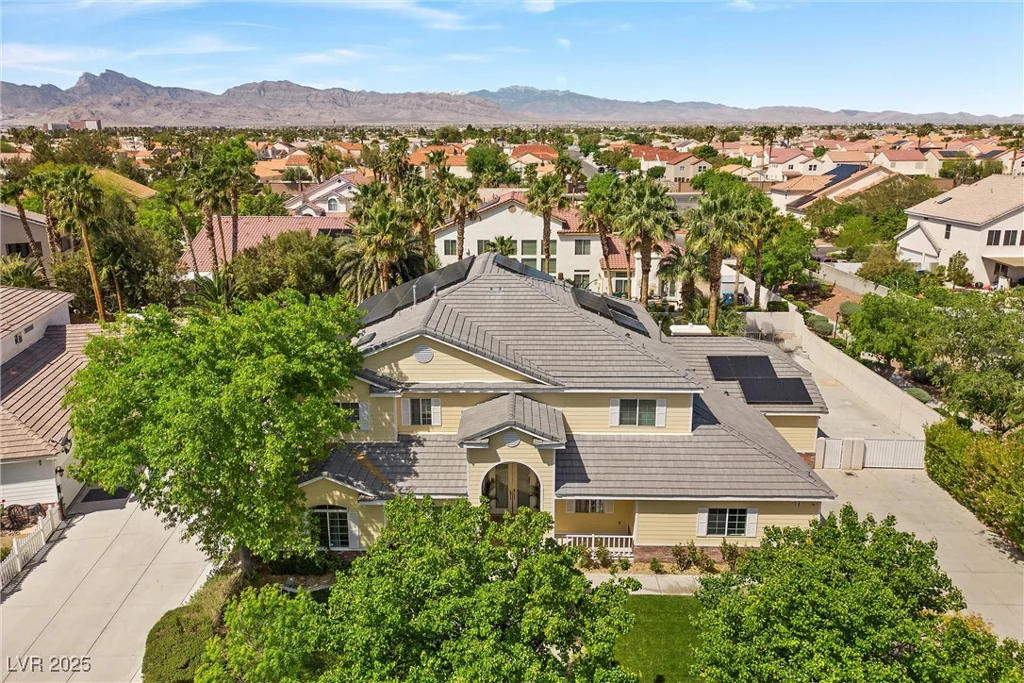 7460 Grassy Field, Las Vegas, NV 89131