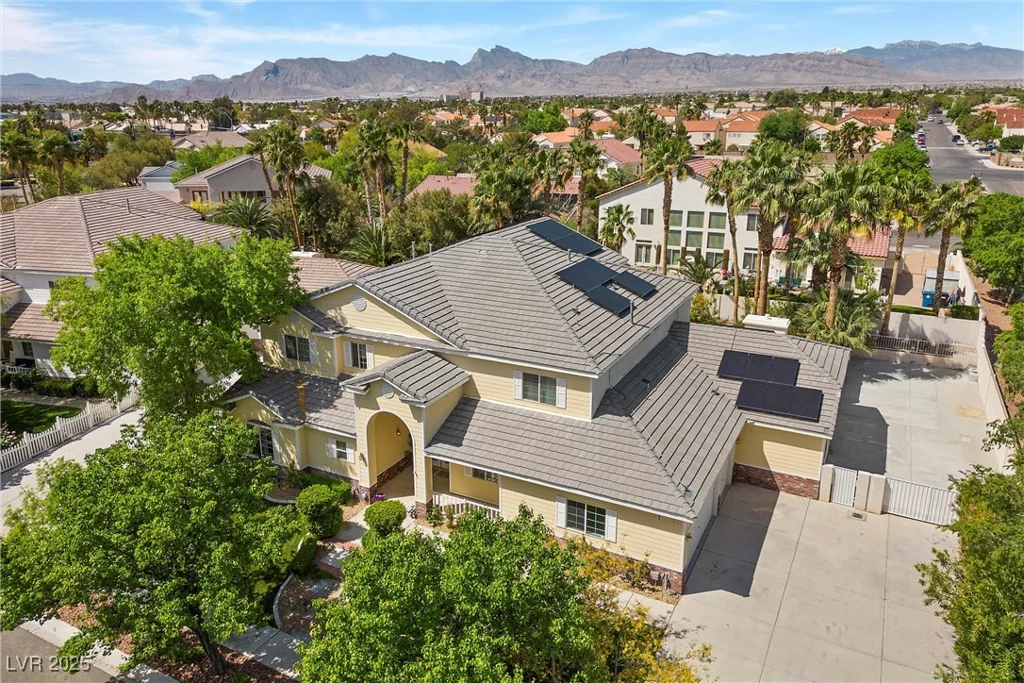 7460 Grassy Field, Las Vegas, NV 89131
