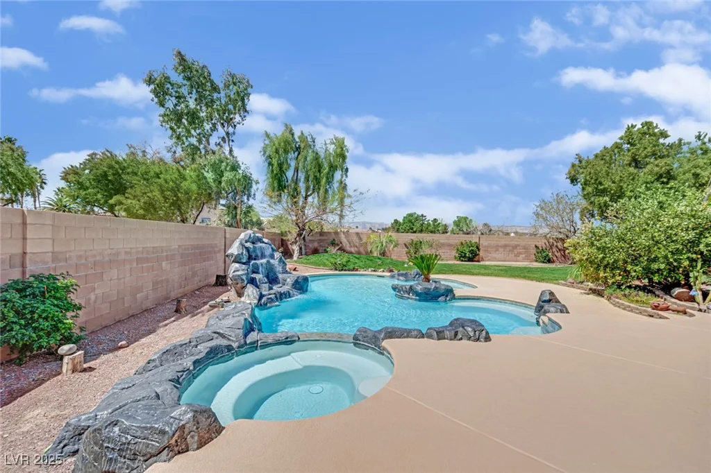 8945 Tenaya, Las Vegas, NV 89113