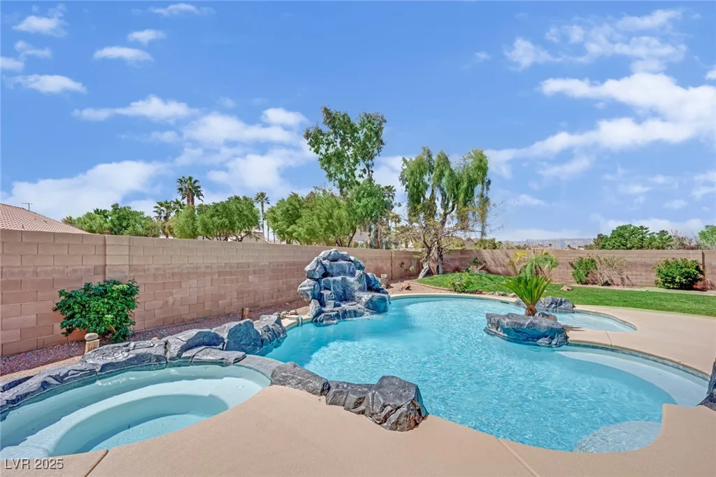 8945 Tenaya, Las Vegas, NV 89113