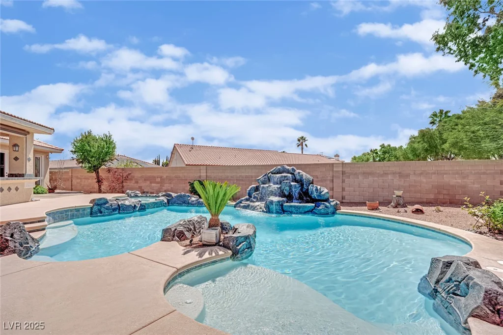 8945 Tenaya, Las Vegas, NV 89113
