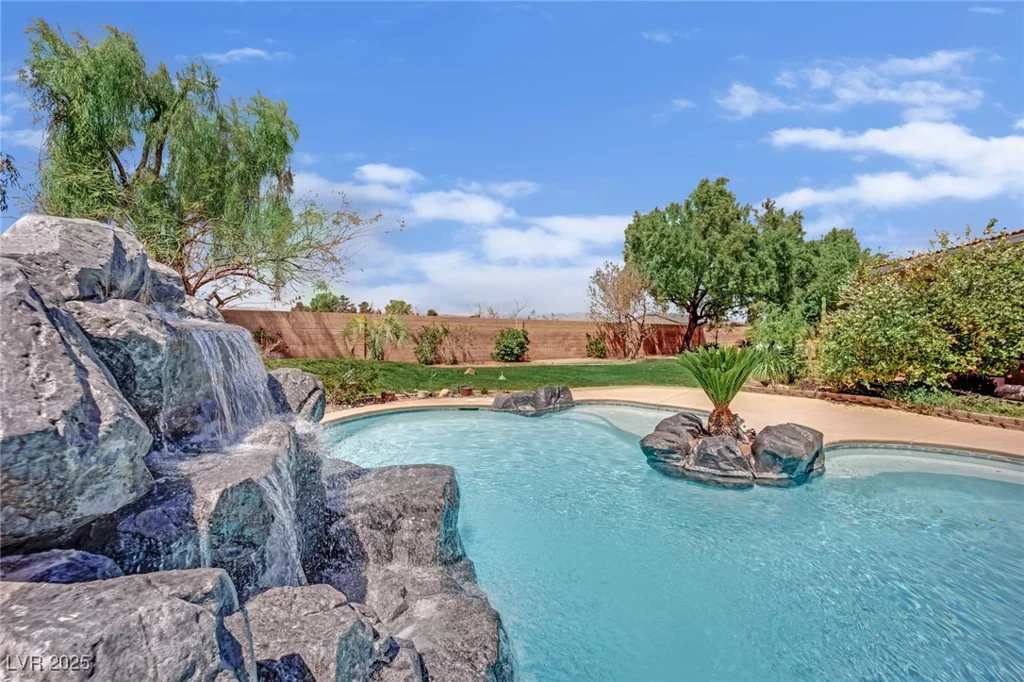 8945 Tenaya, Las Vegas, NV 89113