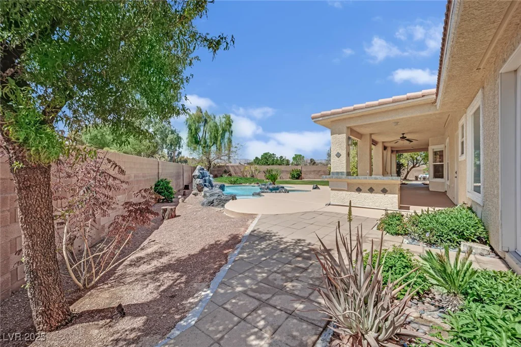 8945 Tenaya, Las Vegas, NV 89113