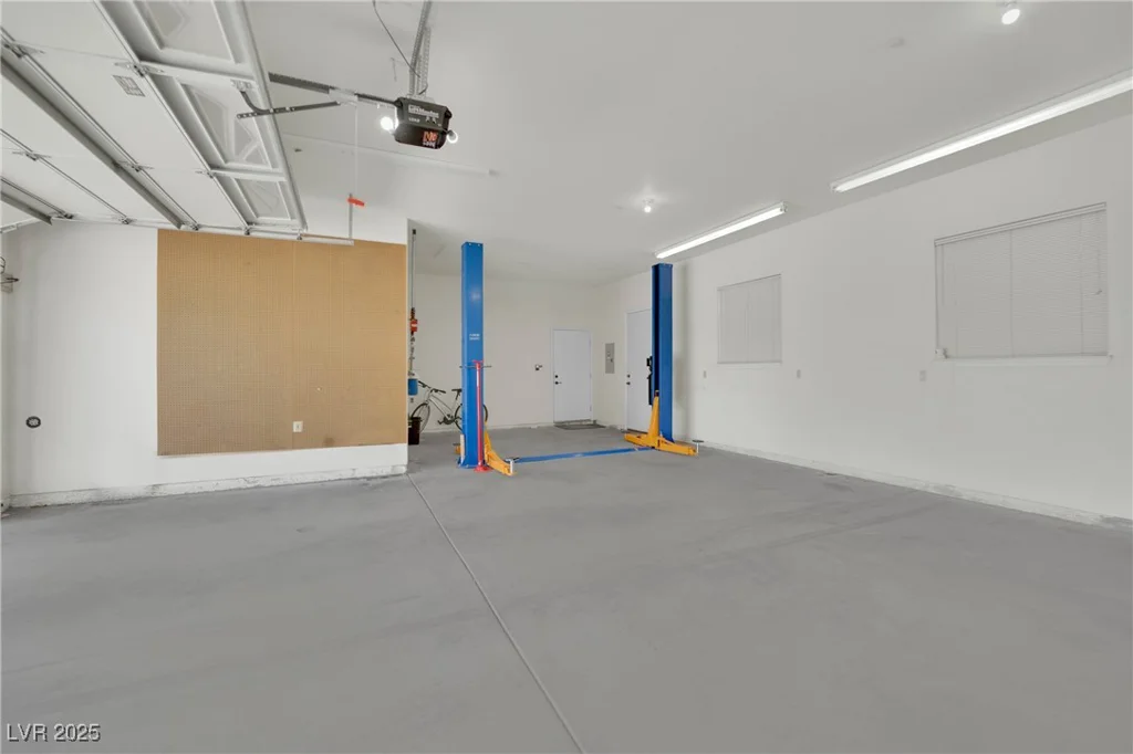 8945 Tenaya, Las Vegas, NV 89113