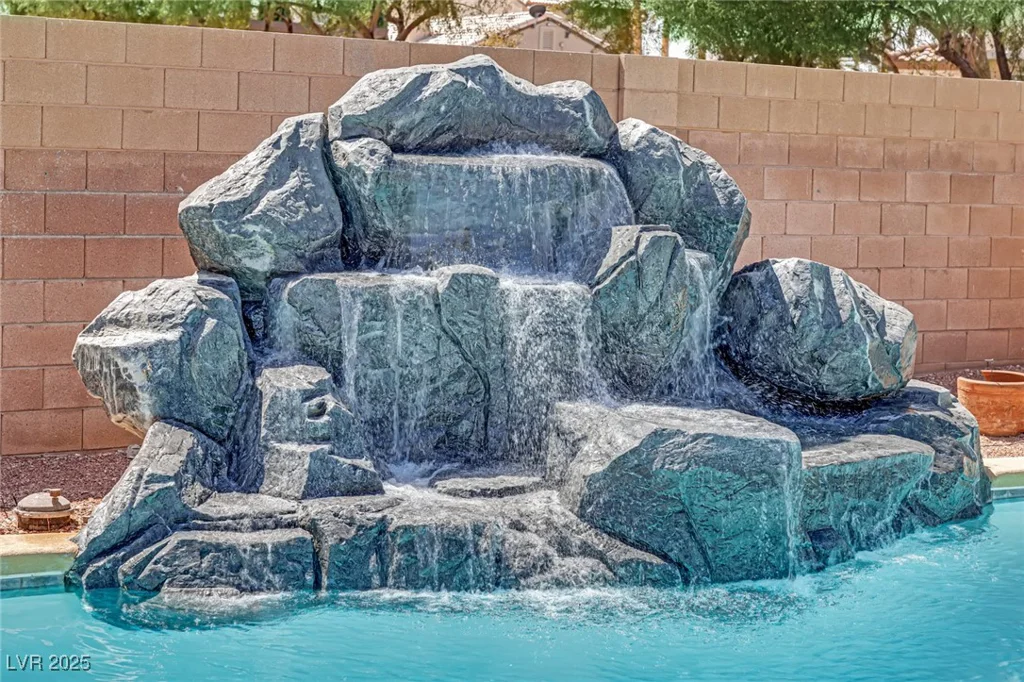 8945 Tenaya, Las Vegas, NV 89113