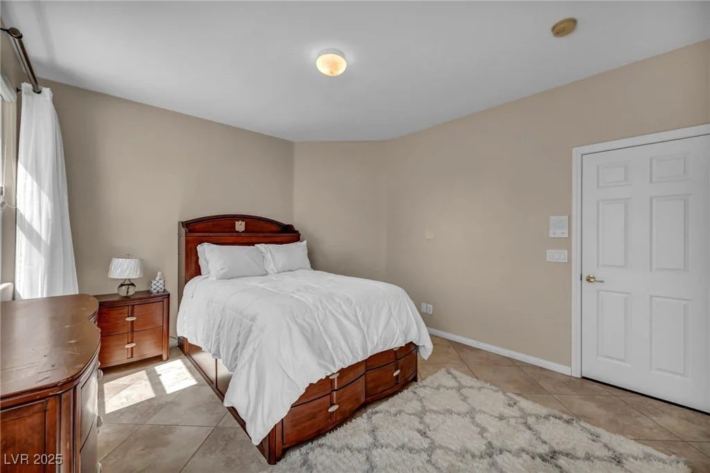 9504 Empire Rock, Las Vegas, NV 89143