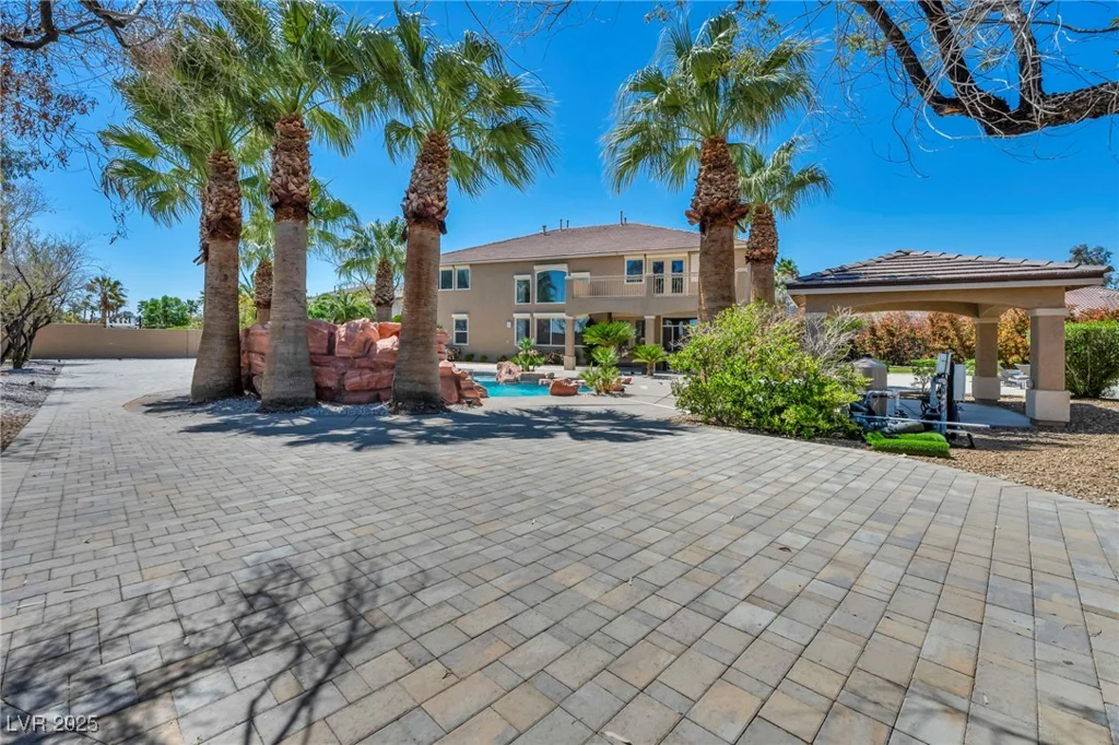 9504 Empire Rock, Las Vegas, NV 89143
