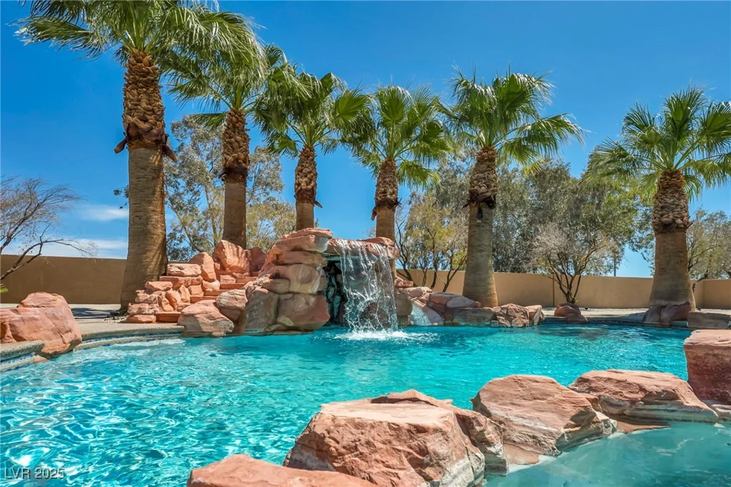 9504 Empire Rock, Las Vegas, NV 89143