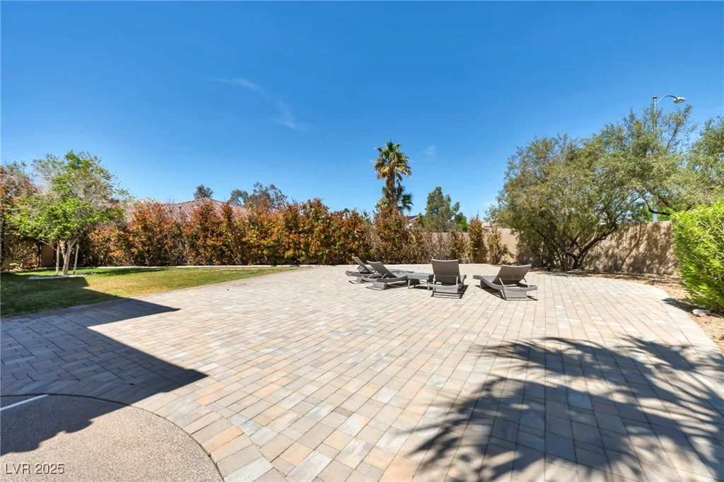9504 Empire Rock, Las Vegas, NV 89143