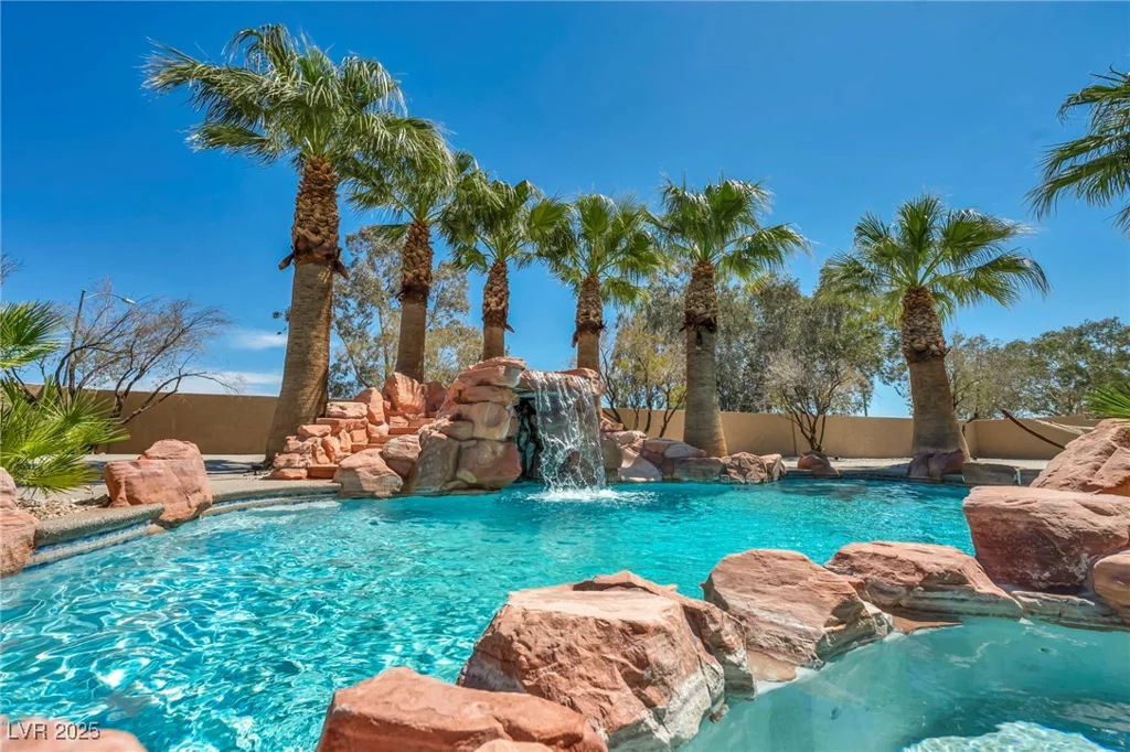 9504 Empire Rock, Las Vegas, NV 89143