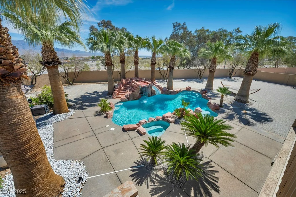 9504 Empire Rock, Las Vegas, NV 89143