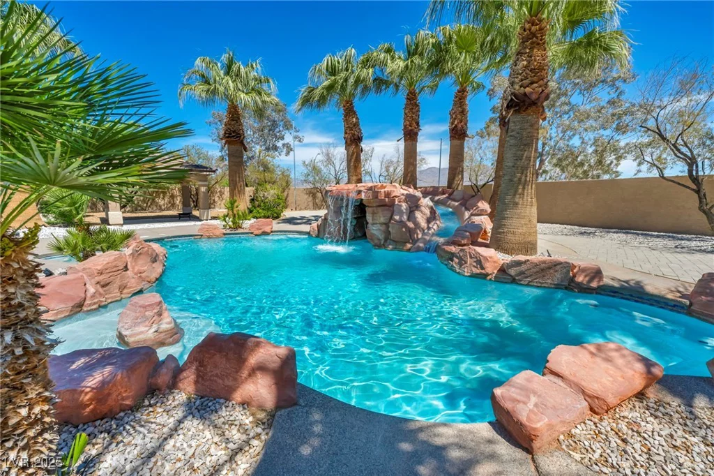 9504 Empire Rock, Las Vegas, NV 89143