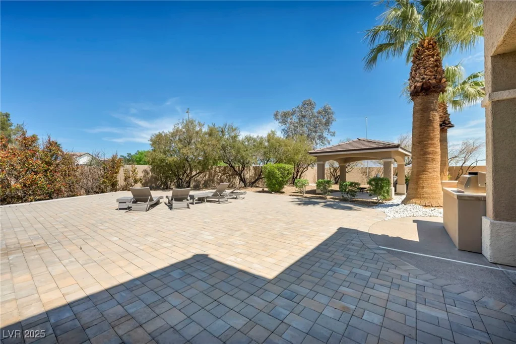 9504 Empire Rock, Las Vegas, NV 89143