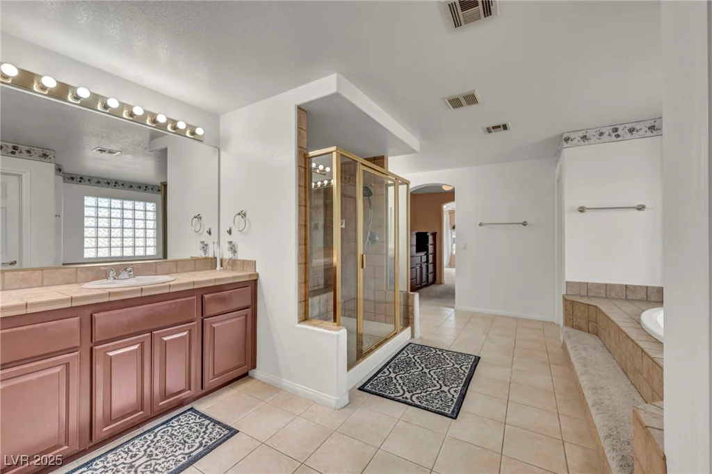 9504 Empire Rock, Las Vegas, NV 89143