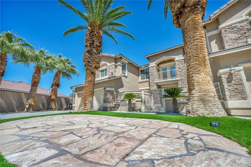 9504 Empire Rock, Las Vegas, NV 89143
