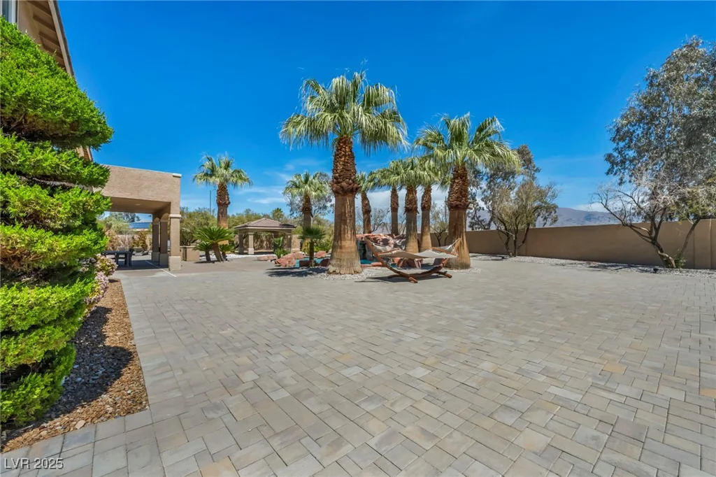 9504 Empire Rock, Las Vegas, NV 89143