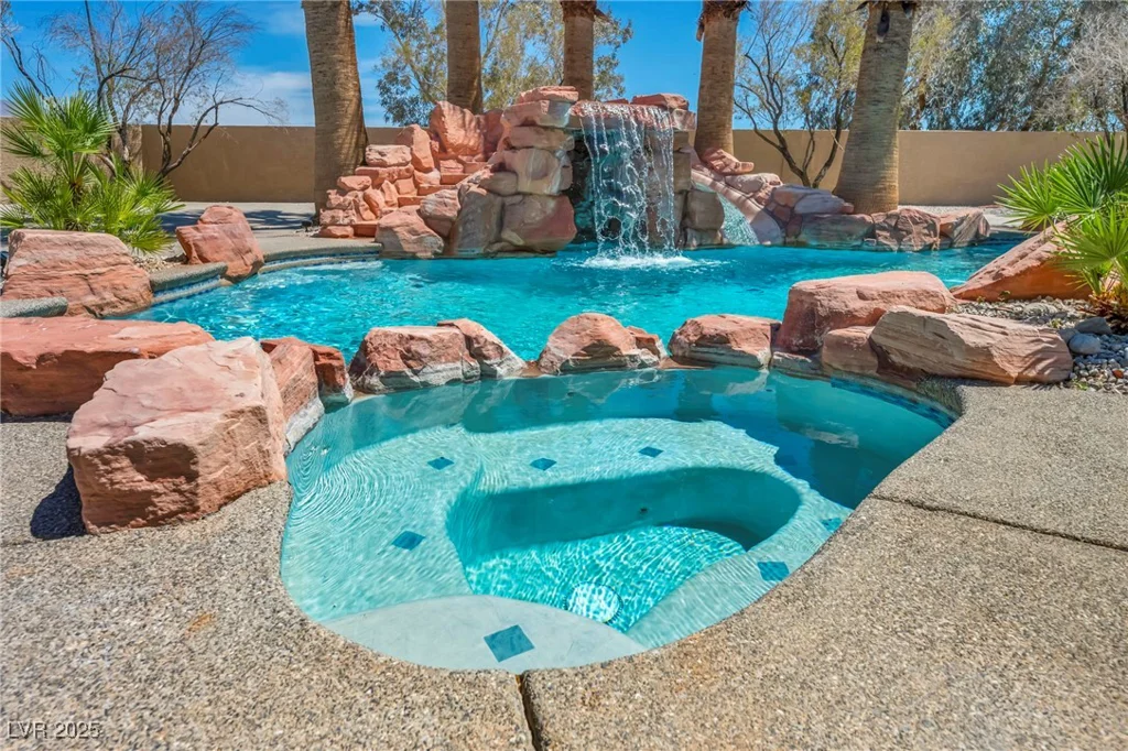 9504 Empire Rock, Las Vegas, NV 89143