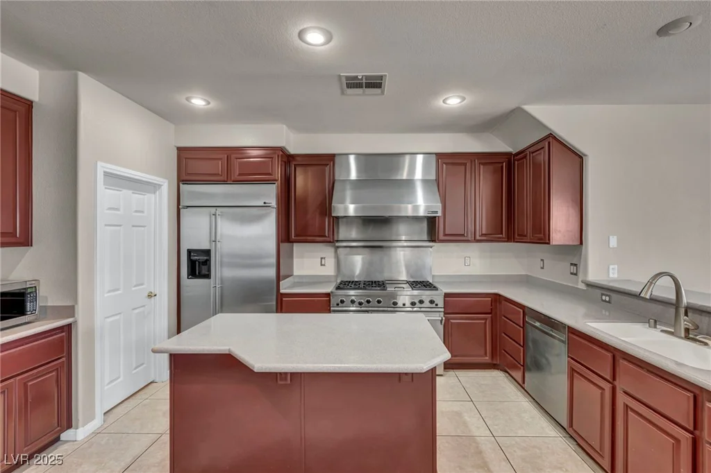 9504 Empire Rock, Las Vegas, NV 89143