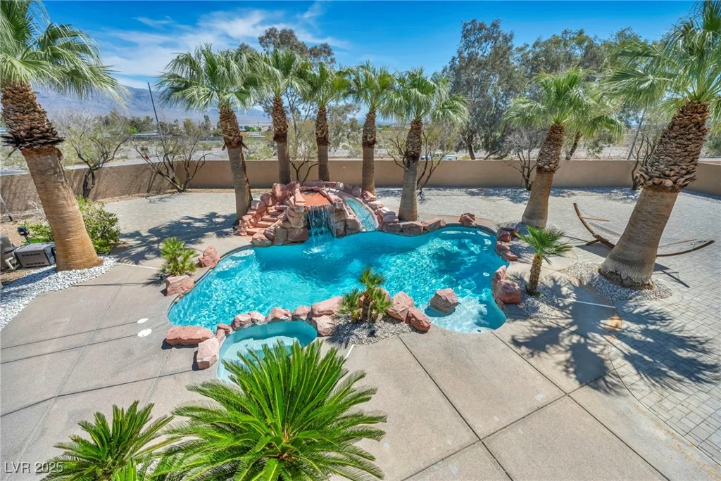 9504 Empire Rock, Las Vegas, NV 89143