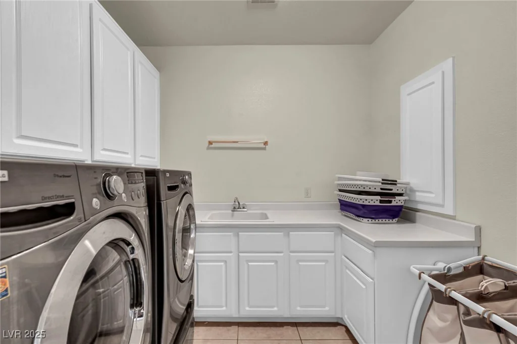 9504 Empire Rock, Las Vegas, NV 89143
