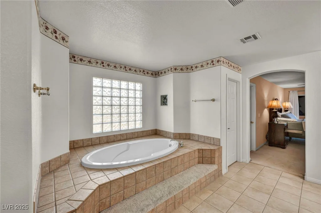 9504 Empire Rock, Las Vegas, NV 89143