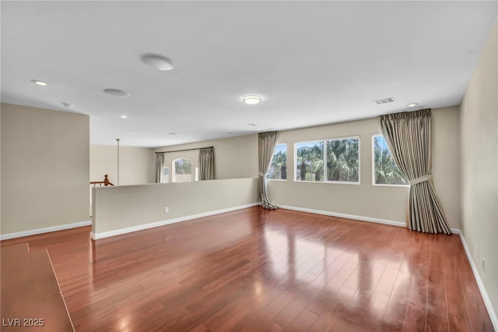9504 Empire Rock, Las Vegas, NV 89143