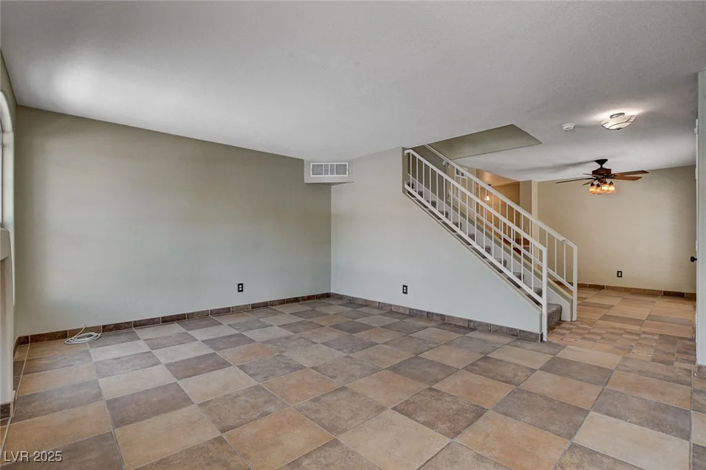 9655 Lame Horse, Las Vegas, NV 89123