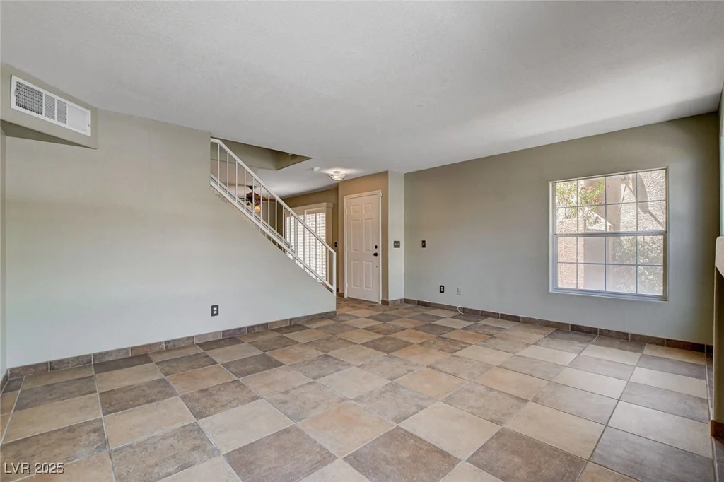 9655 Lame Horse, Las Vegas, NV 89123