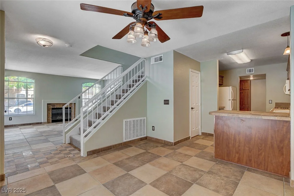9655 Lame Horse, Las Vegas, NV 89123