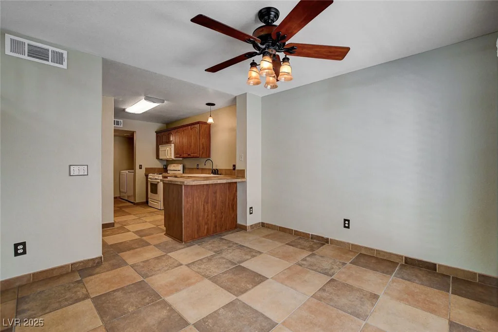 9655 Lame Horse, Las Vegas, NV 89123