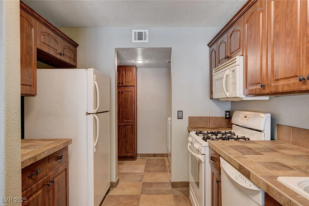 9655 Lame Horse, Las Vegas, NV 89123